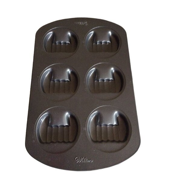 Wilton Other - Wilton Dracula Vampire Fangs 6-Cavity Cookie NonStick Halloween Cake Pan